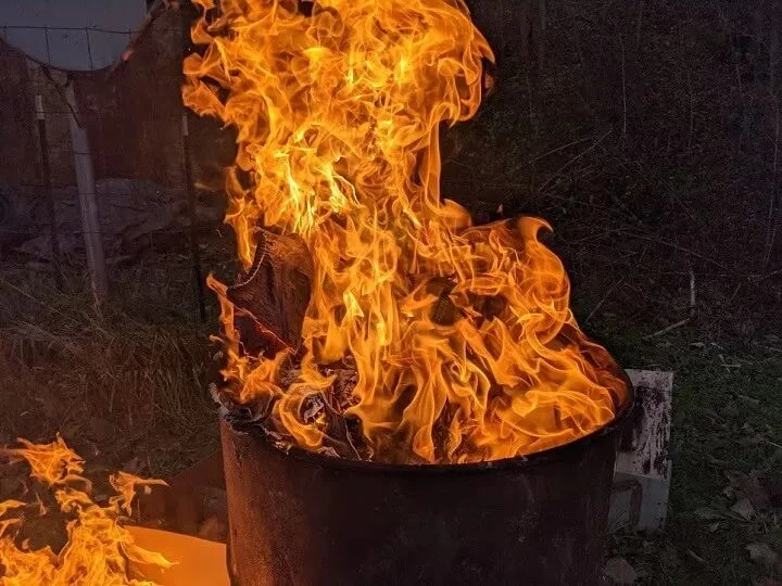 bakar sampah